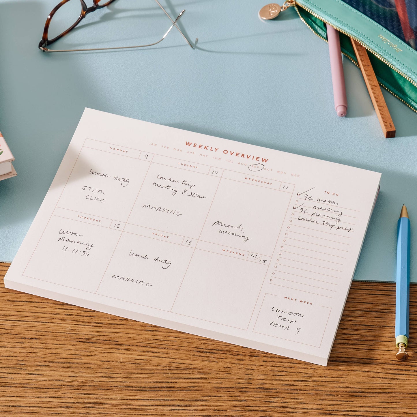 Fresh Growth Desk Planner