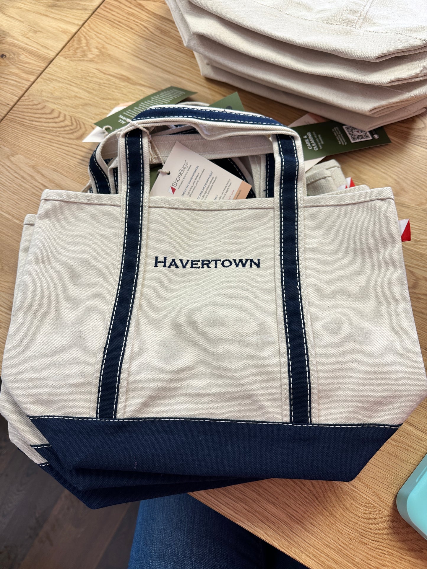Havertown Classic Tote (medium)