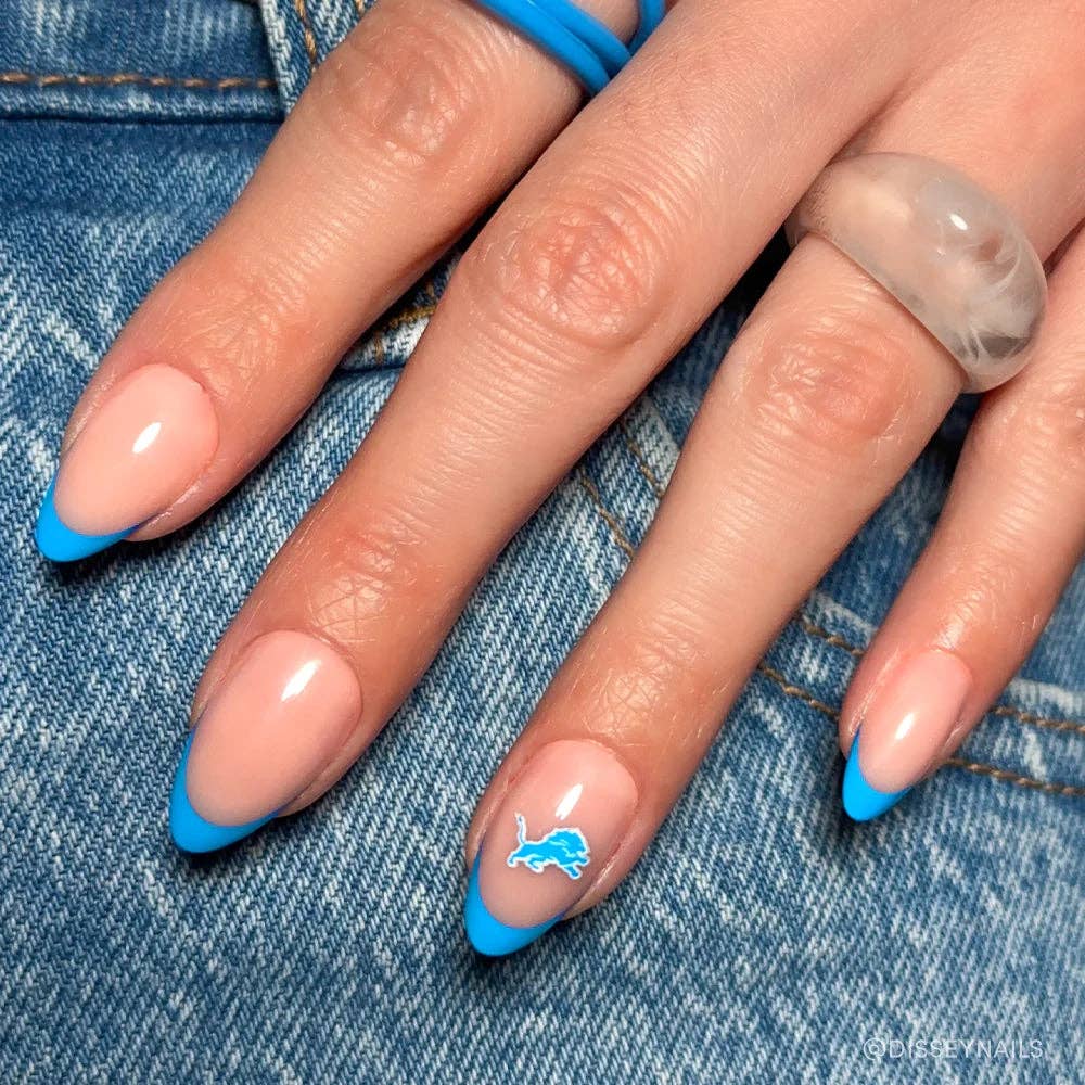Glamnetic x Fanatics Eagles NFL Press-On Nail Collection