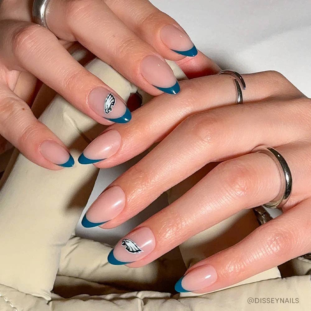 Glamnetic x Fanatics Eagles NFL Press-On Nail Collection