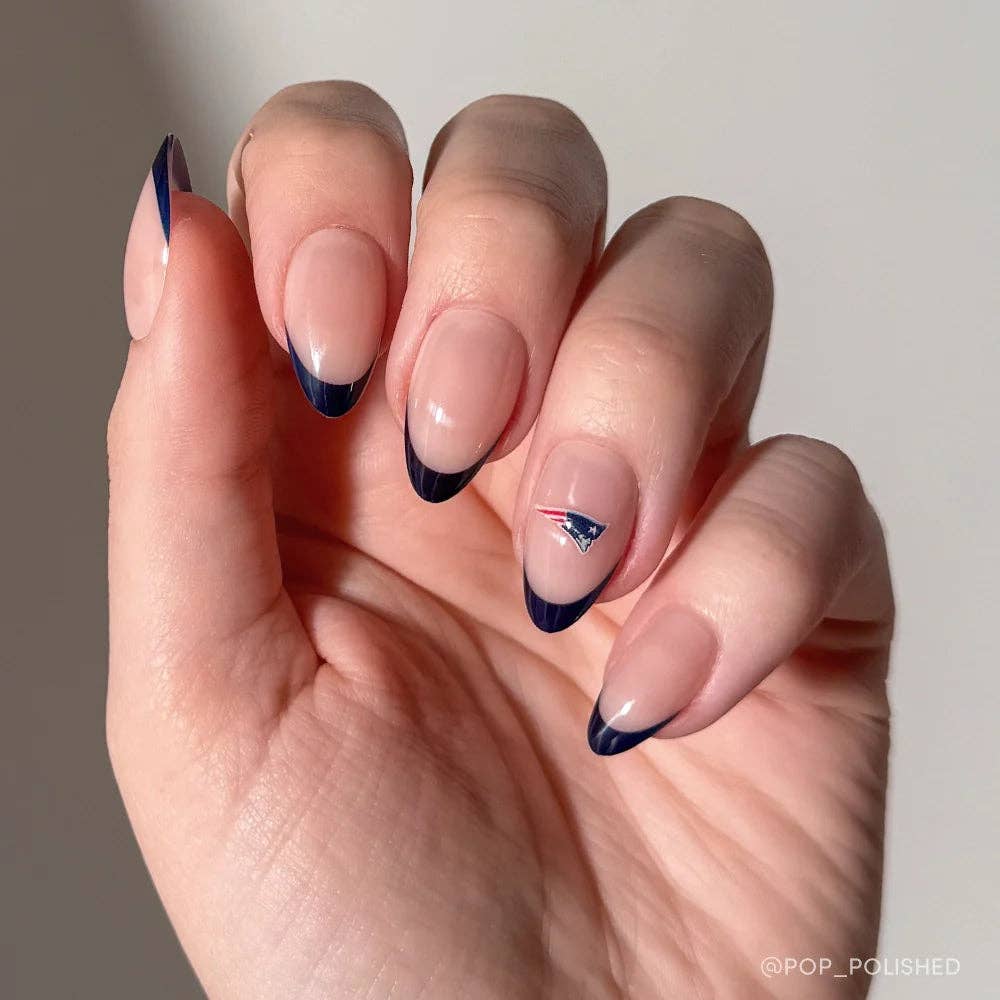 Glamnetic x Fanatics Eagles NFL Press-On Nail Collection