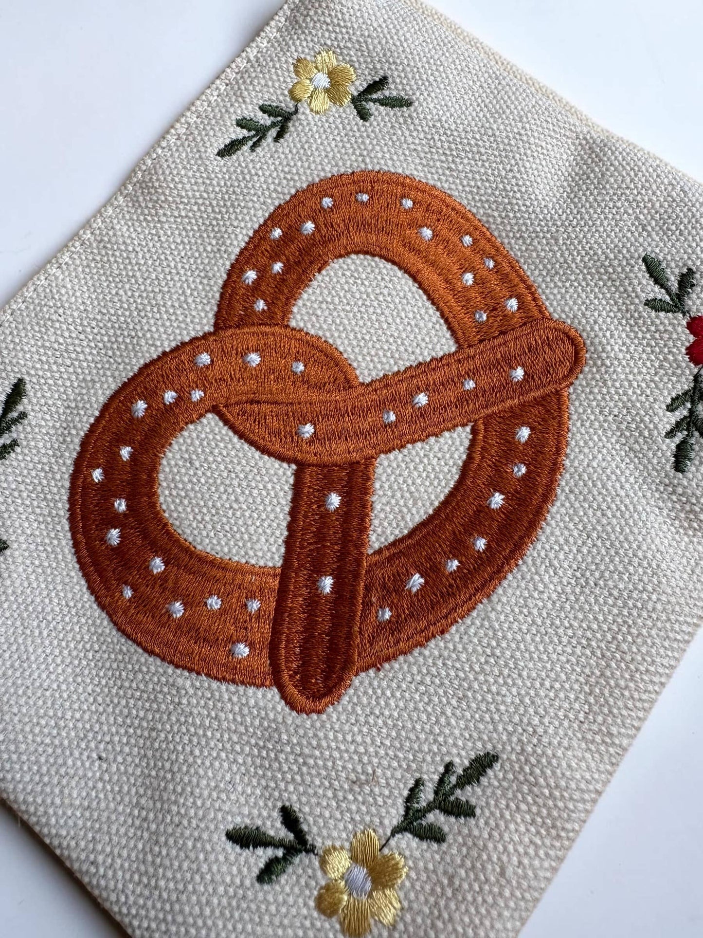 Pretzel Embroidery Floral Cream Pouch Jewelry Storage Wallet