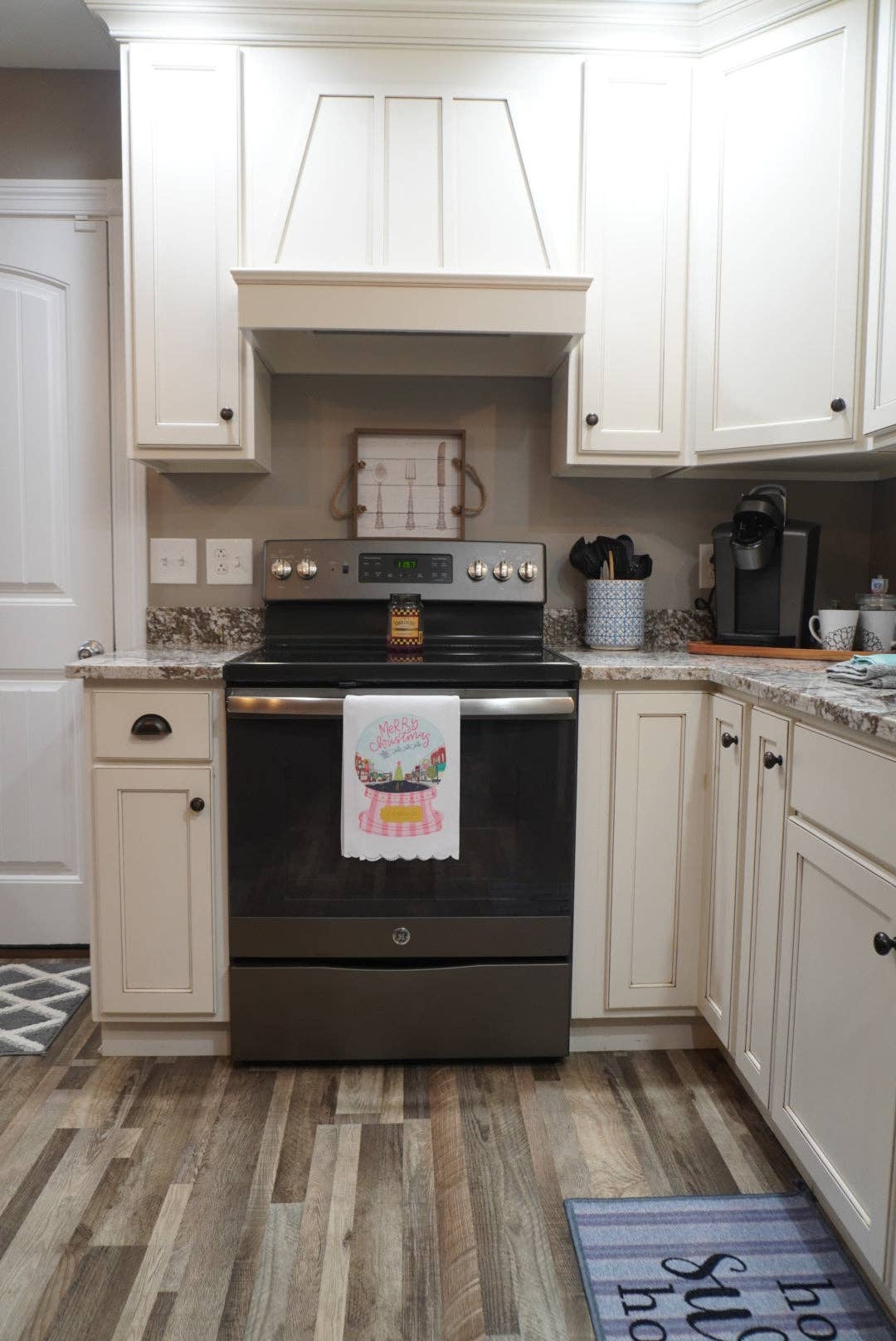 Delco Pink Snow Globe Scalloped Tea Towel