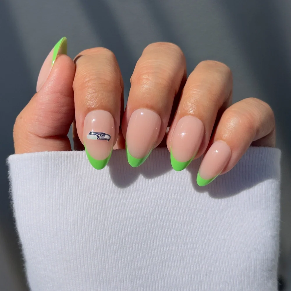 Glamnetic x Fanatics Eagles NFL Press-On Nail Collection