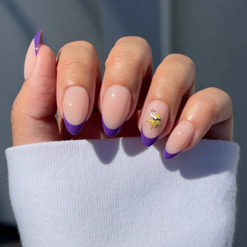 Glamnetic x Fanatics Eagles NFL Press-On Nail Collection