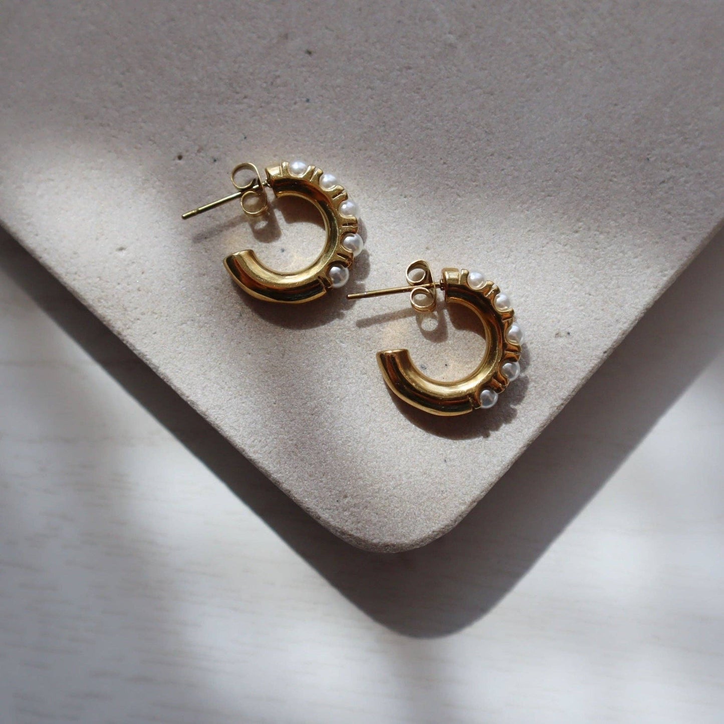 Nori Hoops - Pearl Earrings