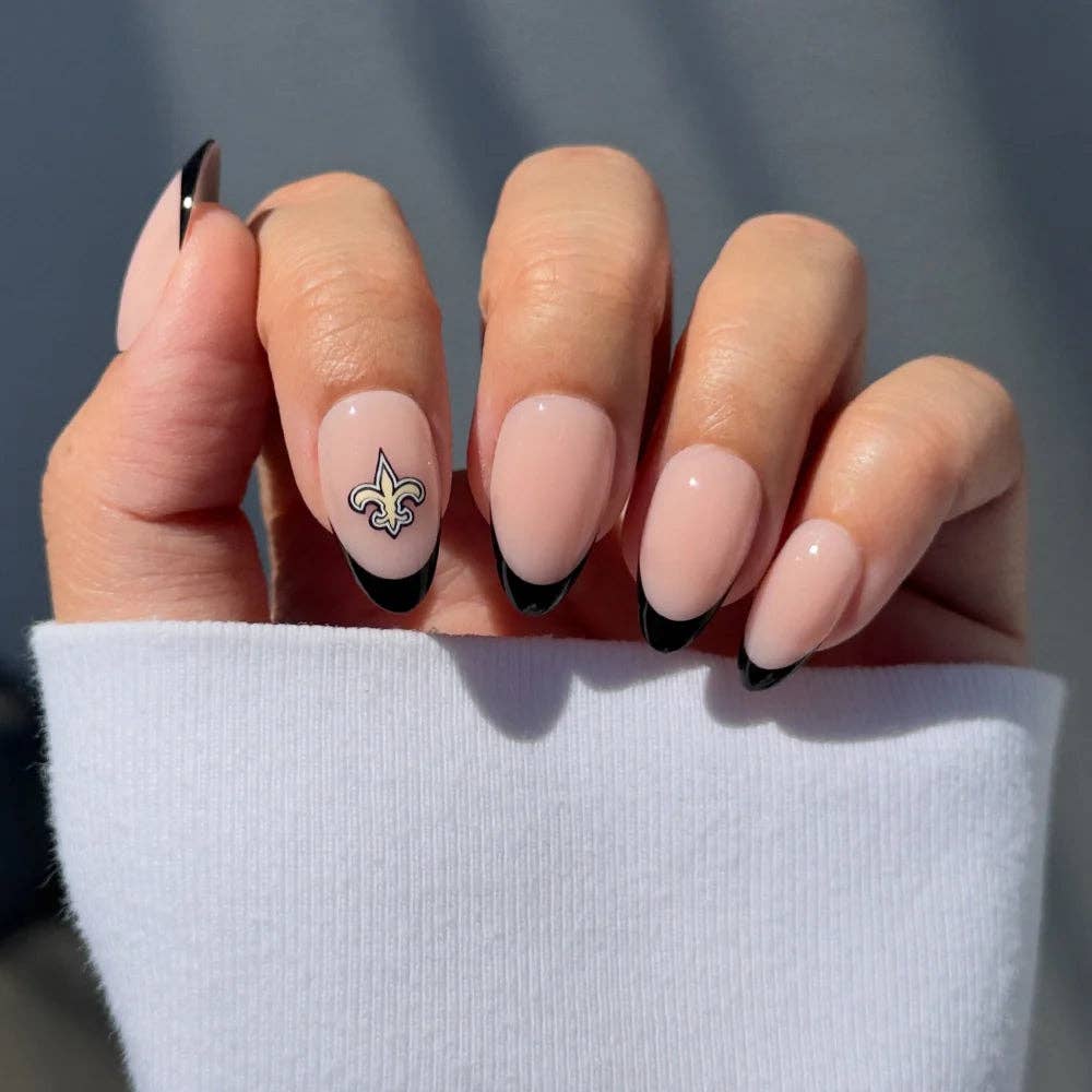 Glamnetic x Fanatics Eagles NFL Press-On Nail Collection