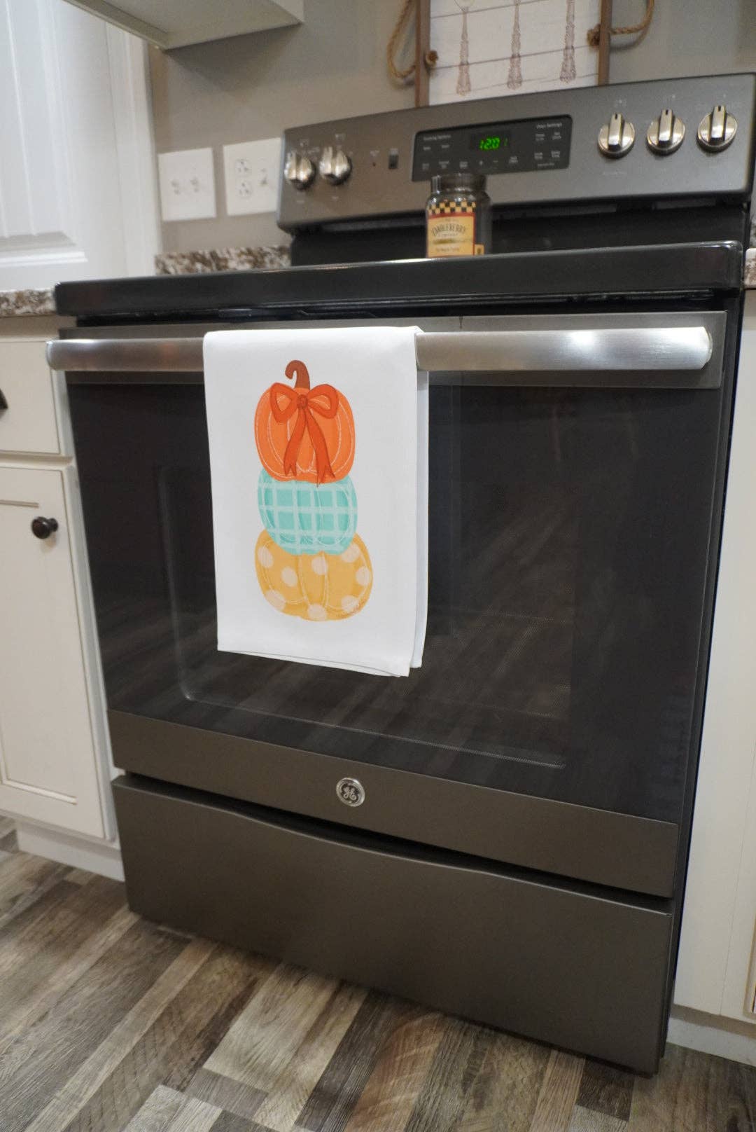 Trio Pumpkin Stack with Bow Tea Towel