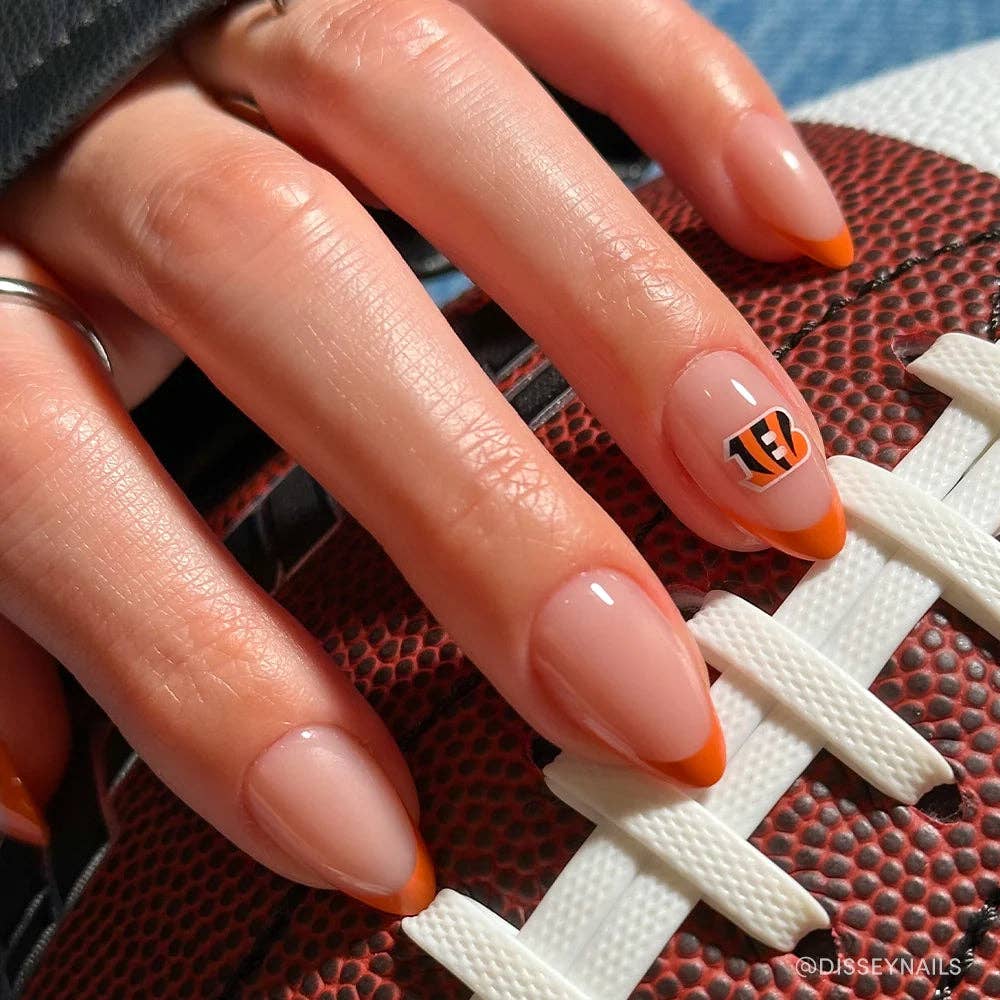Glamnetic x Fanatics Eagles NFL Press-On Nail Collection