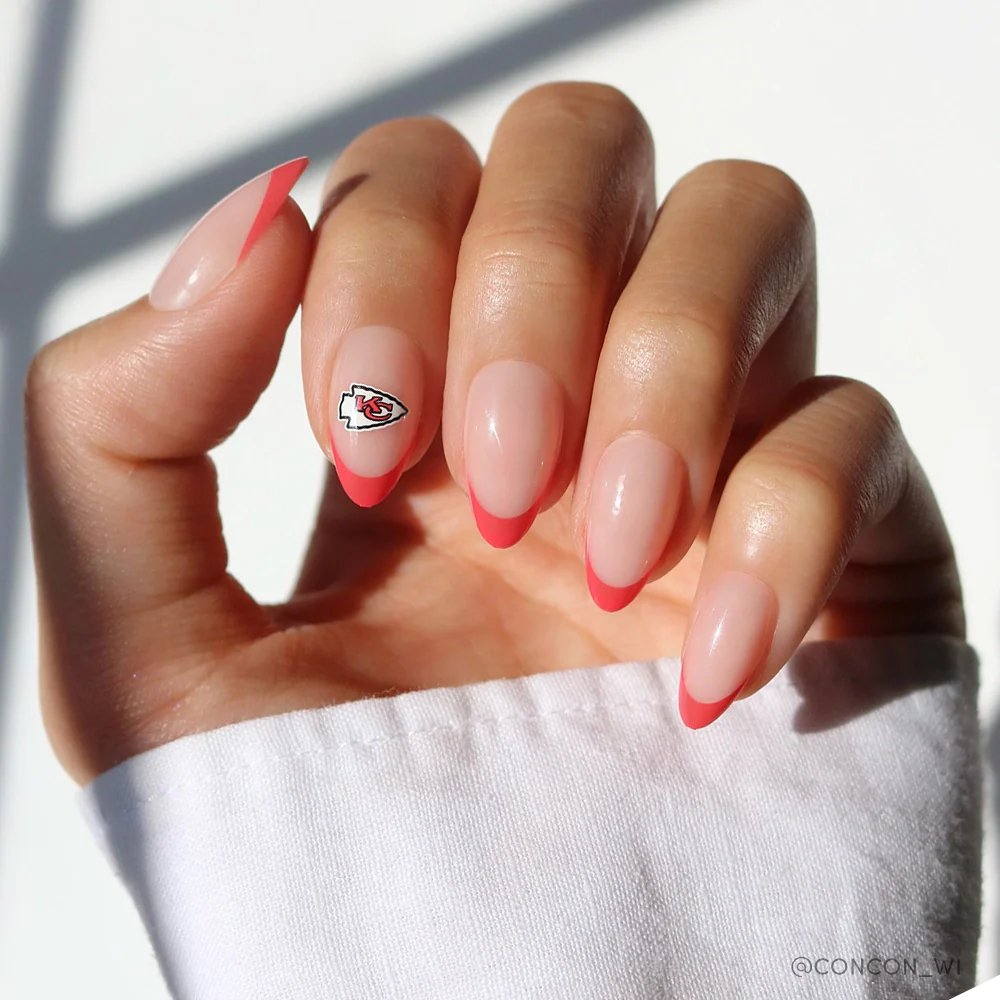 Glamnetic x Fanatics Eagles NFL Press-On Nail Collection