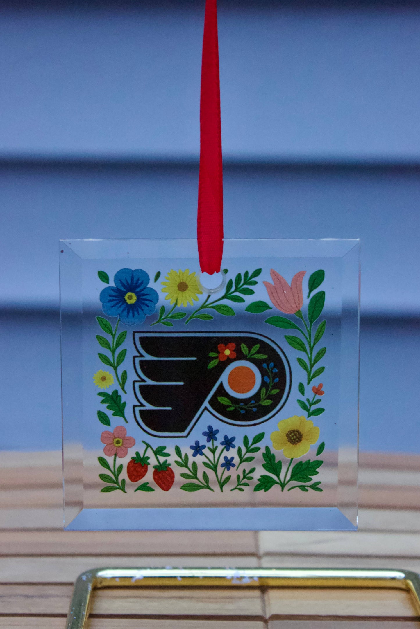 Philadelphia Flyers Floral Glass Ornament
